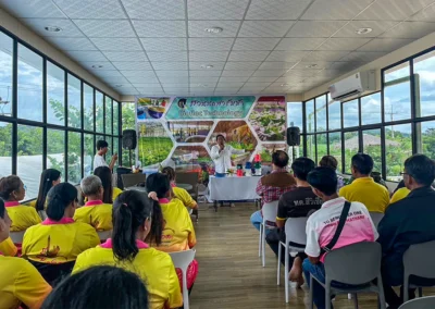 การอบรมเรื่องการเลี้ยงปลา แชร์ประสบการมีข้าราชการมาเยี่ยมดูงาน สำหรับการเลี้ยงปลา ให้เกษตรกรและผู้สนใจระบบฟาร์มปลา